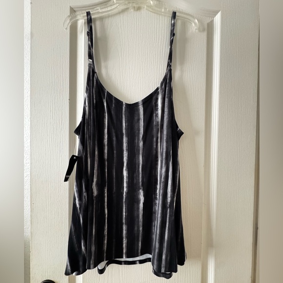 NWT Torrid Black and Gray Tie-Dye Camisole - Picture 5 of 8